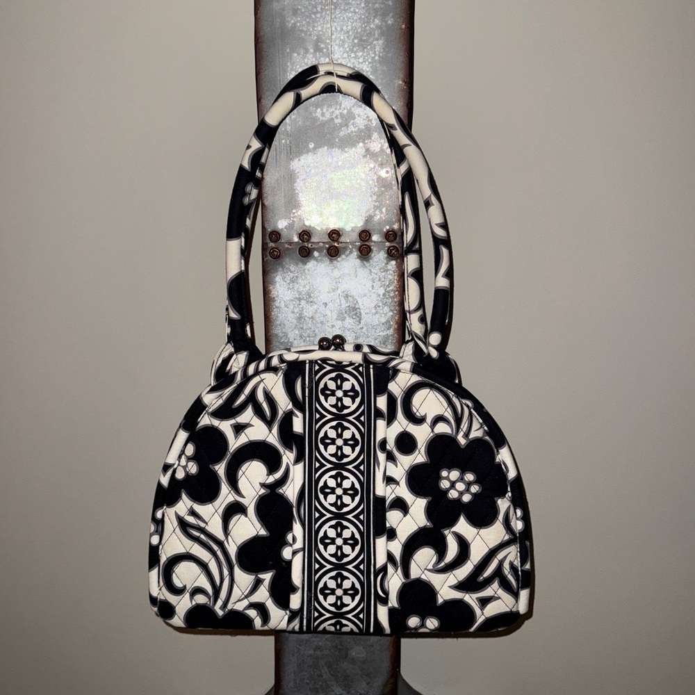 Vera Bradley. Eloise Bowler. Black White. Quilted Purse/Handbag. KissLock